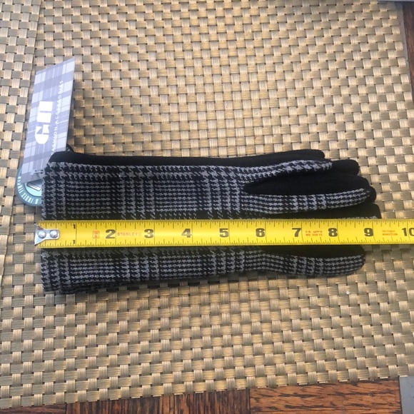 Herringbone gloves with touch screen technology - Picture 5 of 5